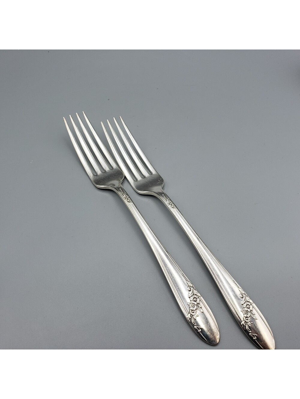 Oneida Community Tudor Plate Silverplate Dinner Fork Queen Bess 1946 Flatware 2
